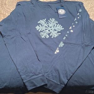 Life is Good blue women long sleeve crusher tee size xxl.